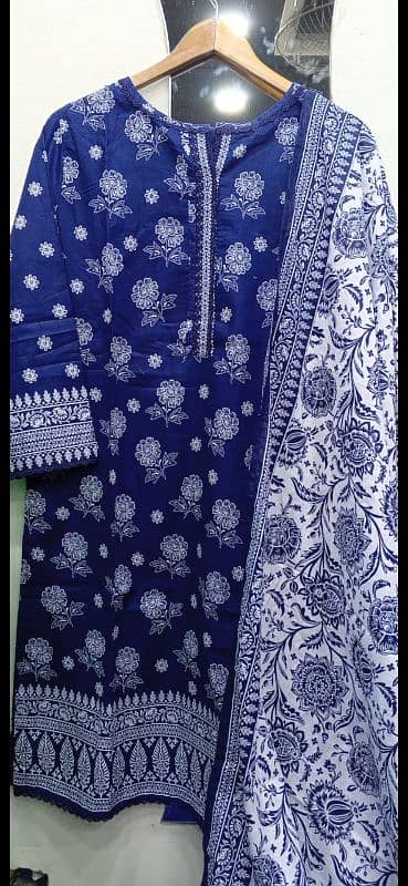 3PC PRINTED LAWN STICHED SUITS 2