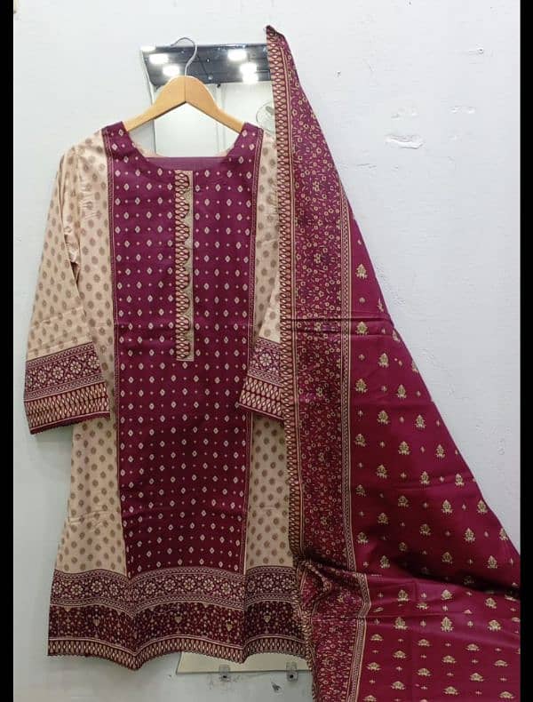 3PC PRINTED LAWN STICHED SUITS 11