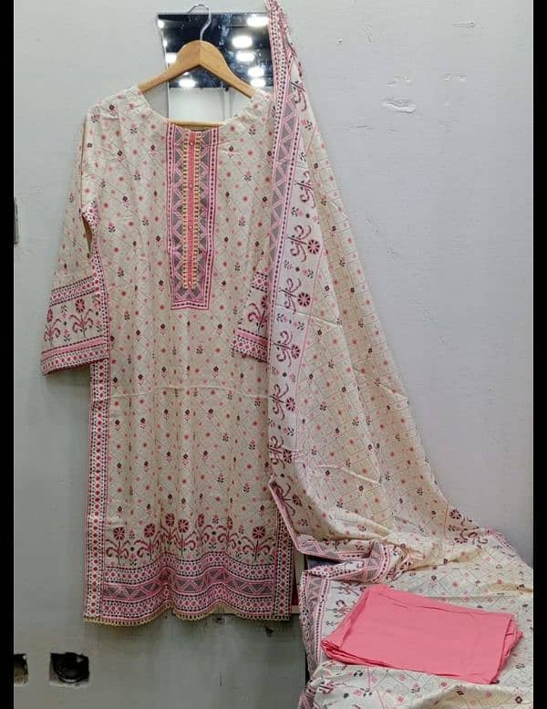 3PC PRINTED LAWN STICHED SUITS 18