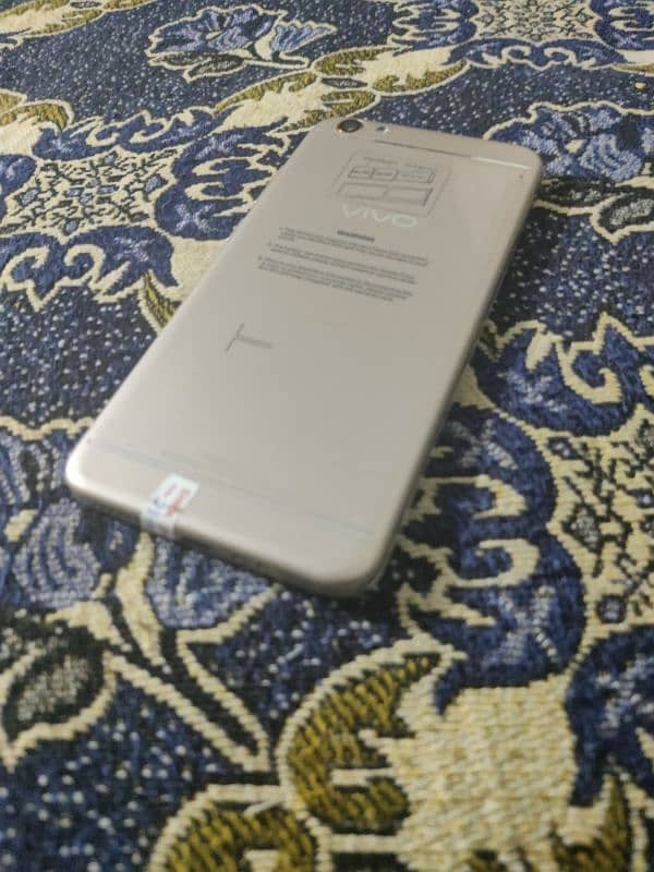 Vivo Y66 Dual Sim (Minor Glass Crack) 0