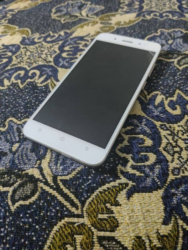 Vivo Y66 Dual Sim (Minor Glass Crack) 1