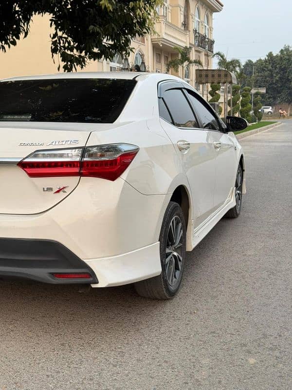 Toyota Altis Grande 2022 4