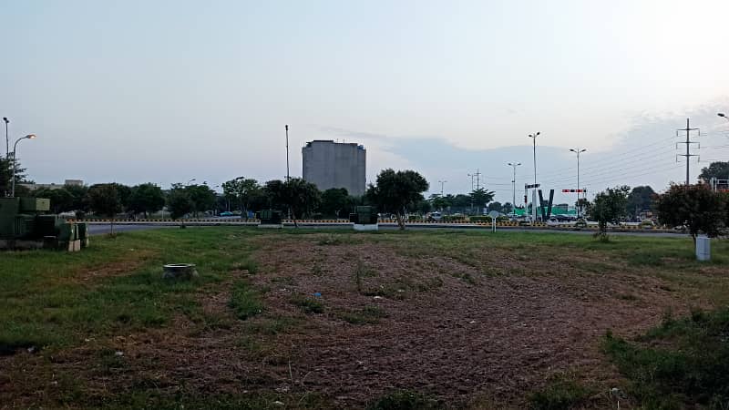 5 Marla Plot Back Side Of Park For sale in DHA 9 Town Lahore 0