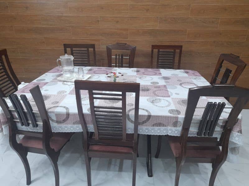 DINNING TABLE FOR SALE 0