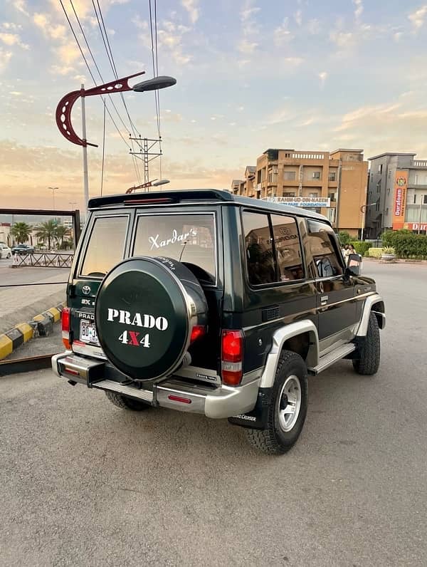 Toyota  Land Crusier Prado 8