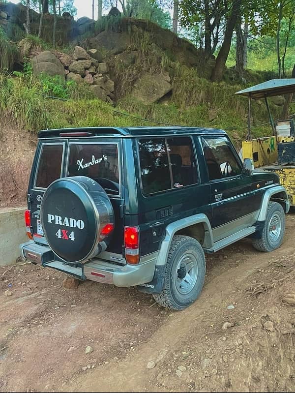 Toyota  Land Crusier Prado 13