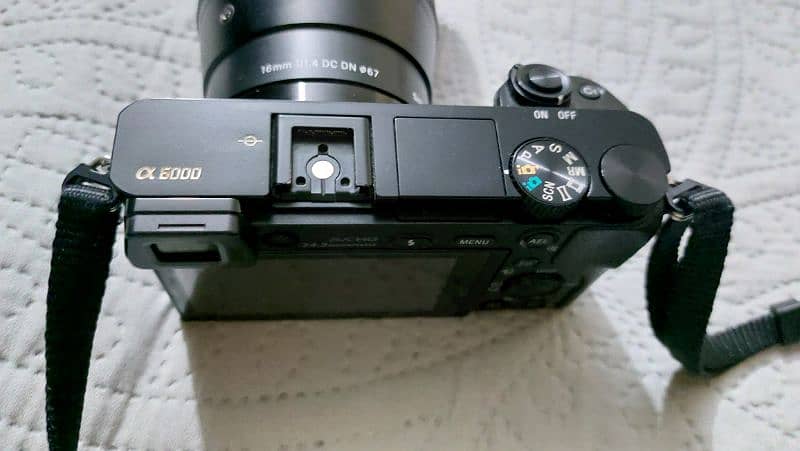 SONY A6000 ALPHA || LIKE NEW || HOME USED || 2 LENSES 1