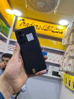 One plus 9 pro 256gb