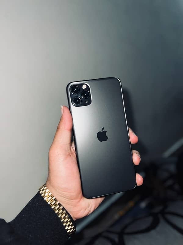 IPHONE 11 PRO MAX 1