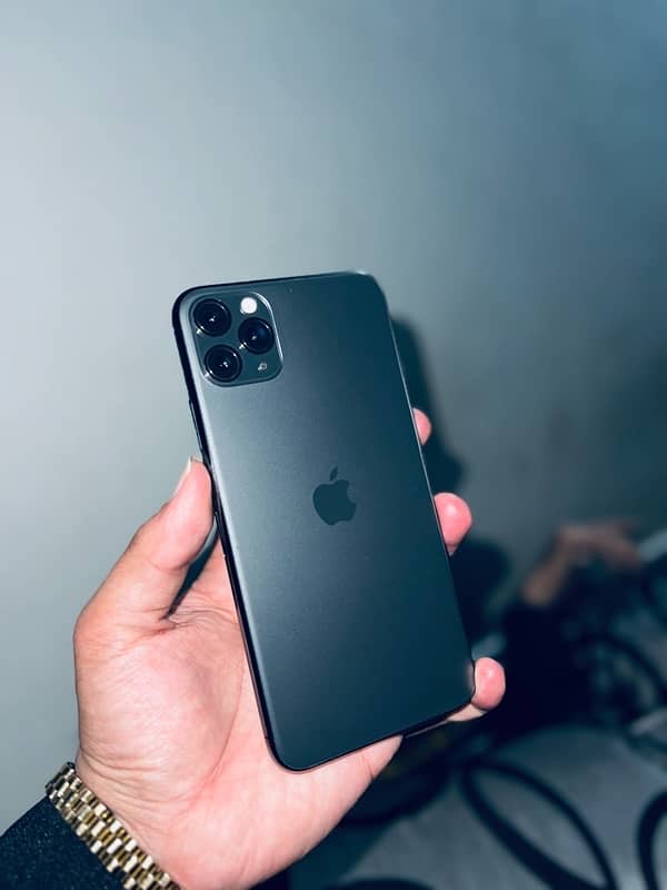 IPHONE 11 PRO MAX 2