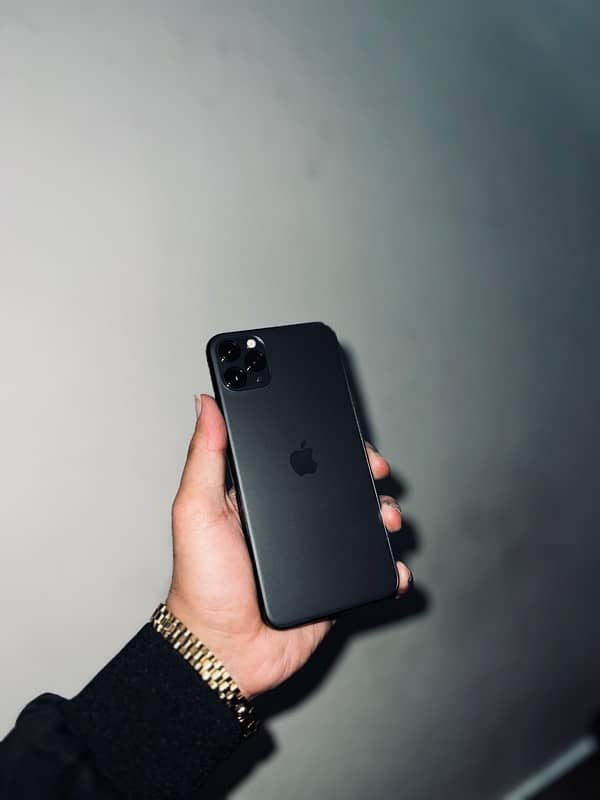 IPHONE 11 PRO MAX 6