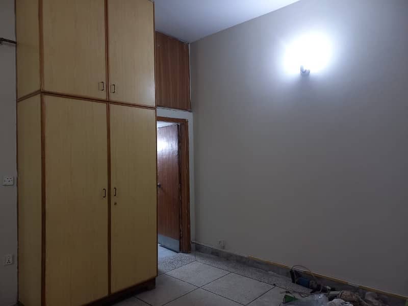 05 MARLA LOWER PORTION FOR RENT IN JOHAR TOWN LAHORE. . 5