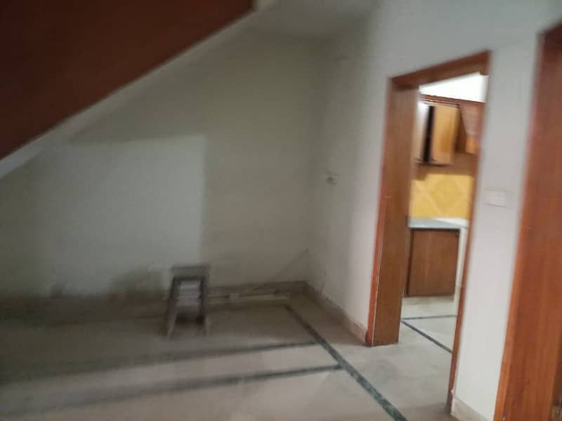 05 MARLA LOWER PORTION FOR RENT IN JOHAR TOWN LAHORE. . 6