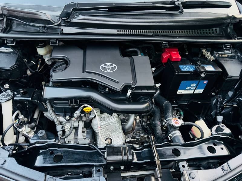 Toyota Vitz 2018 13