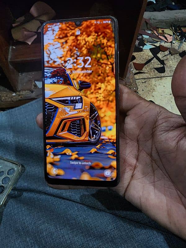 samsung a32 10 by 9.5 box orignal sath h koi masla nhi h 0