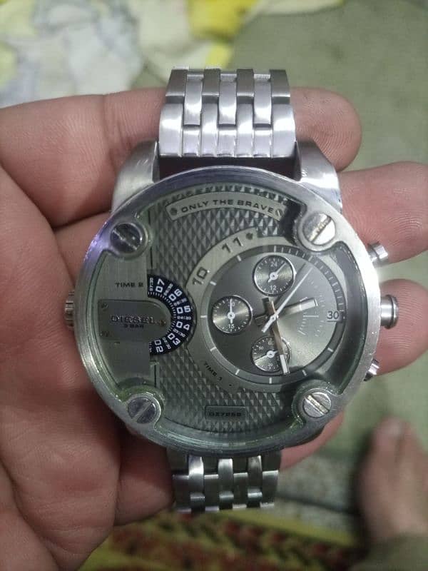 I sell 100% original diesel watch in 10 by 10 condition 2