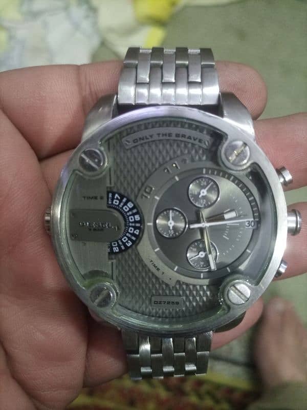 I sell 100% original diesel watch in 10 by 10 condition 3