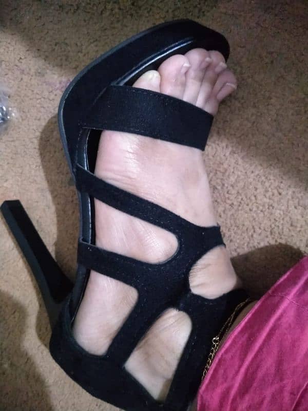 heels. sandles 9