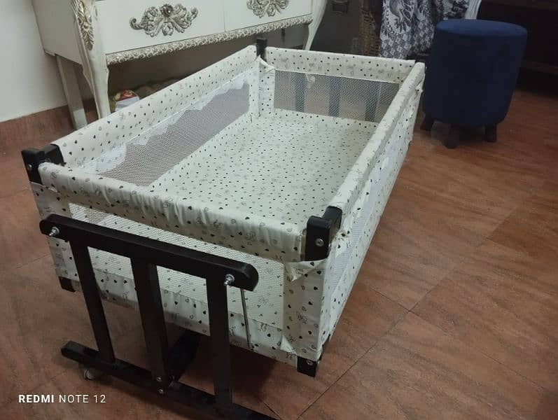 baby cot/ baby swing imported . . . just like new 0