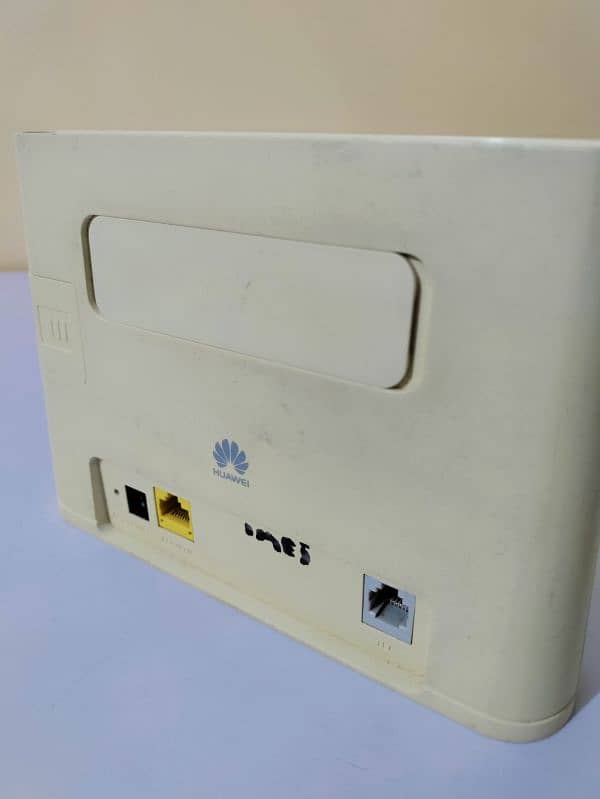 Zong Bolt ultra 4G LTE Sim router 1