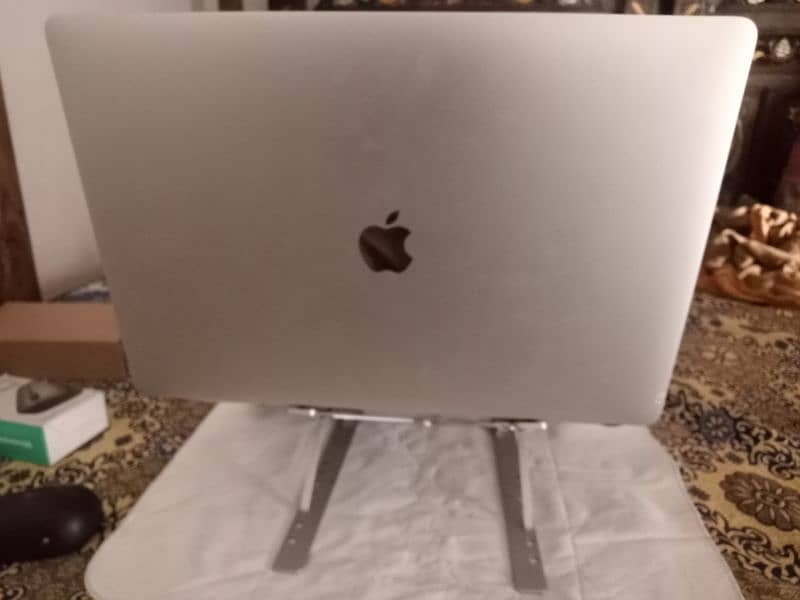 MacBook pro  2017 1