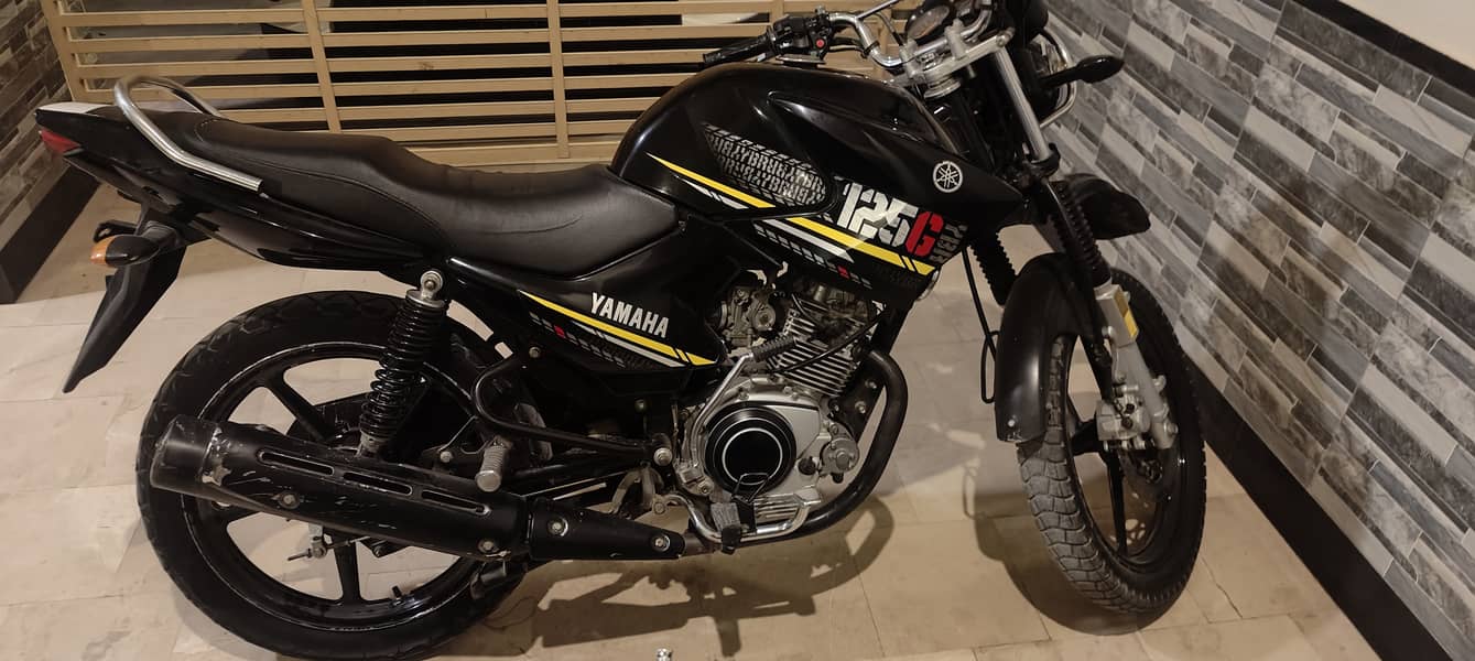 Yamaha YBR-G BLK colour 3