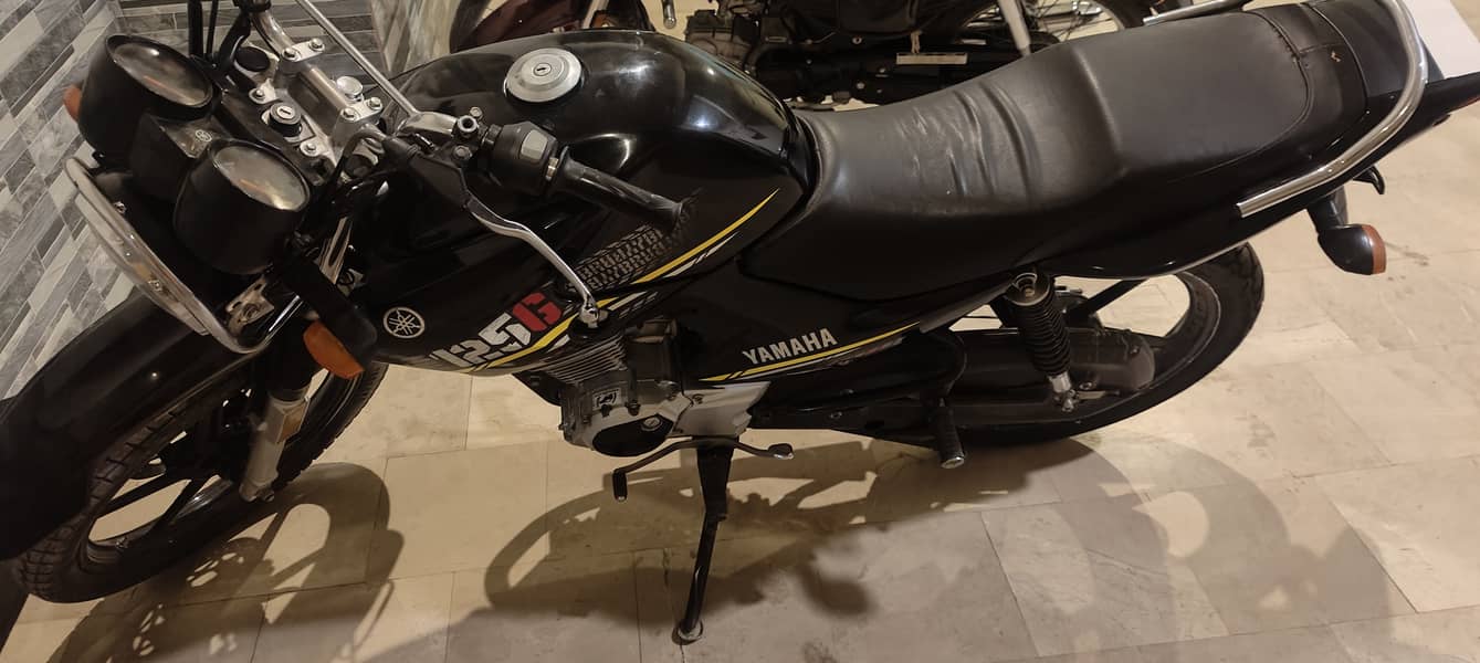 Yamaha YBR-G BLK colour 6