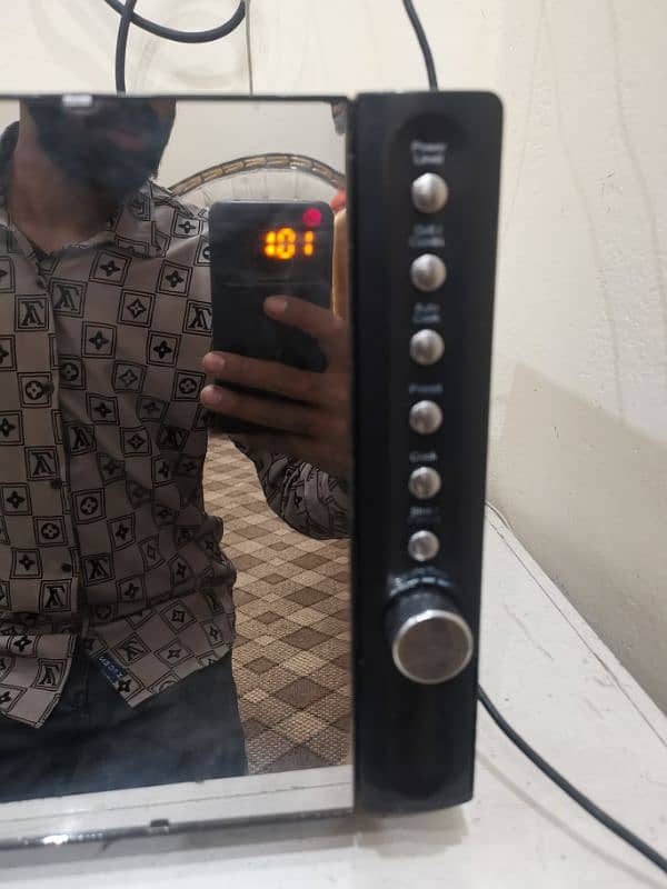 bilkul okay hai aur grill wala hai 4