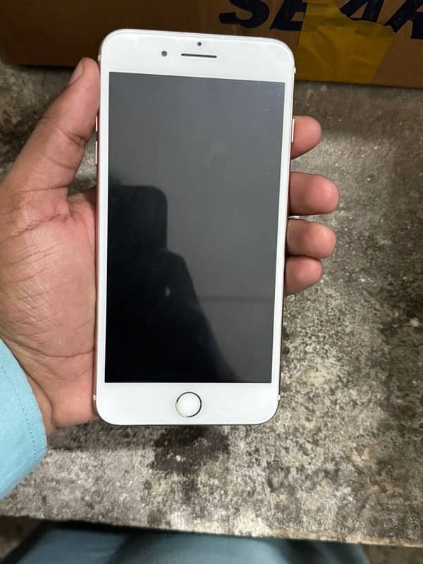 urgent sailing my I phone 7  plus 128 gb pta aproved 03179937667 7