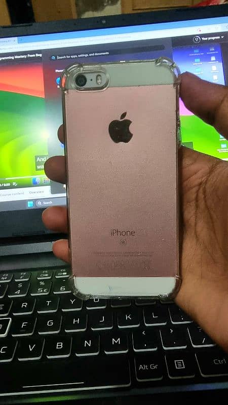 iPhone SE 2016 12