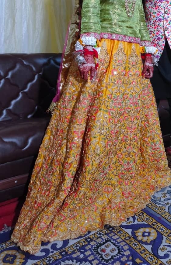 bridal mehndi lehnga 0