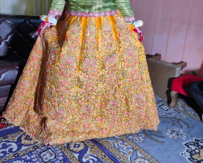 bridal mehndi lehnga 1