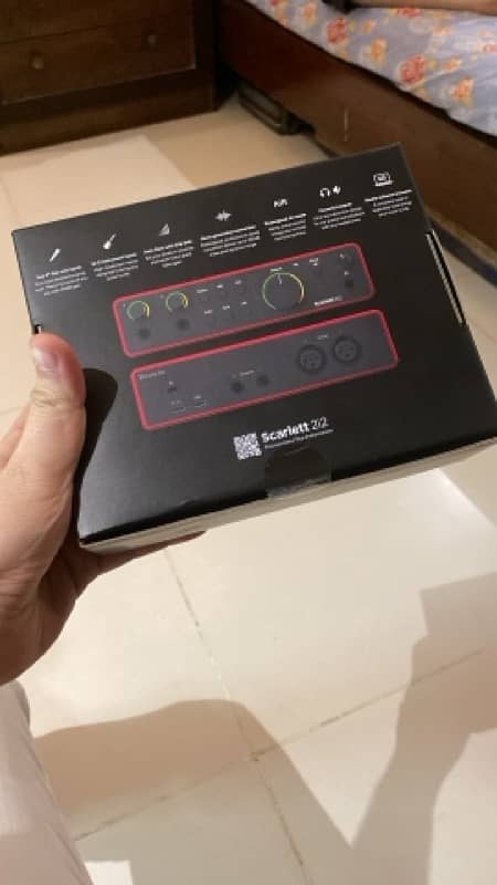 2i2 focusrite audio interface 4th generation box pack 1