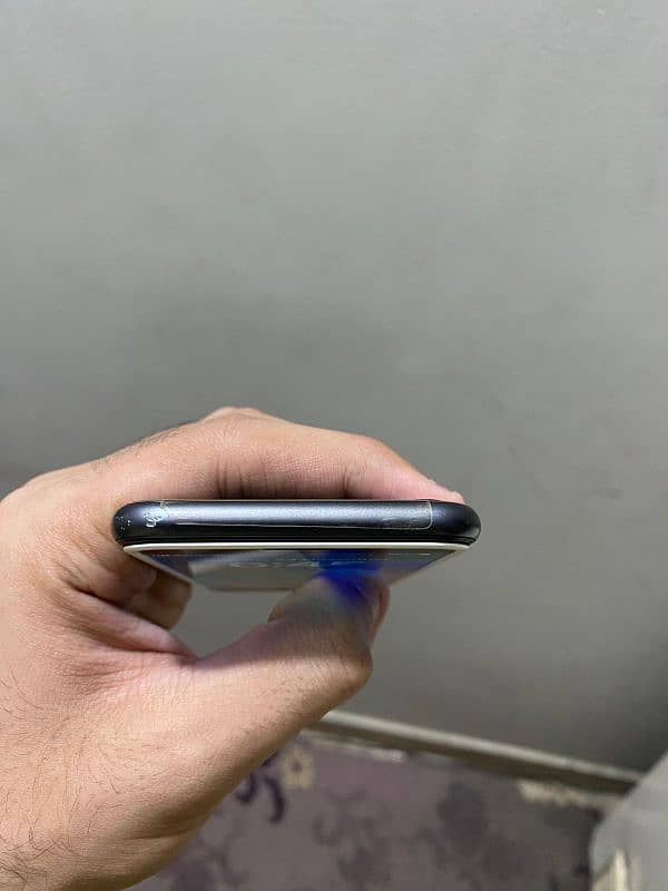 Iphone 8 256gb non pta but sim work see pic. . 3