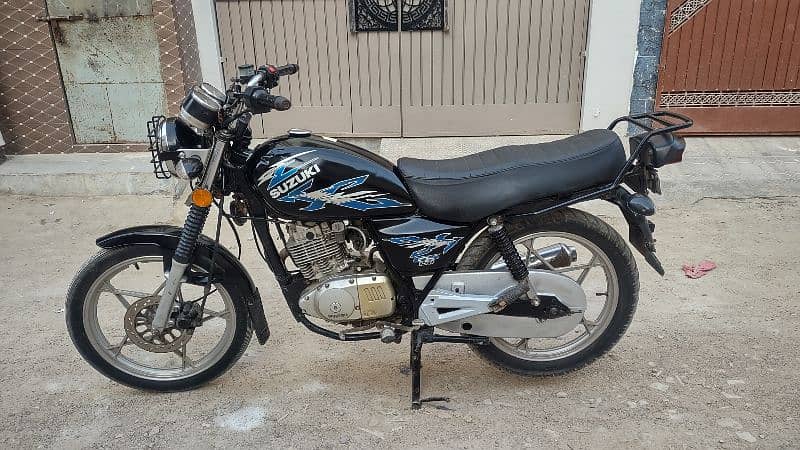 Suzuki GS SE 150 Model 2021 October Karachi number 1