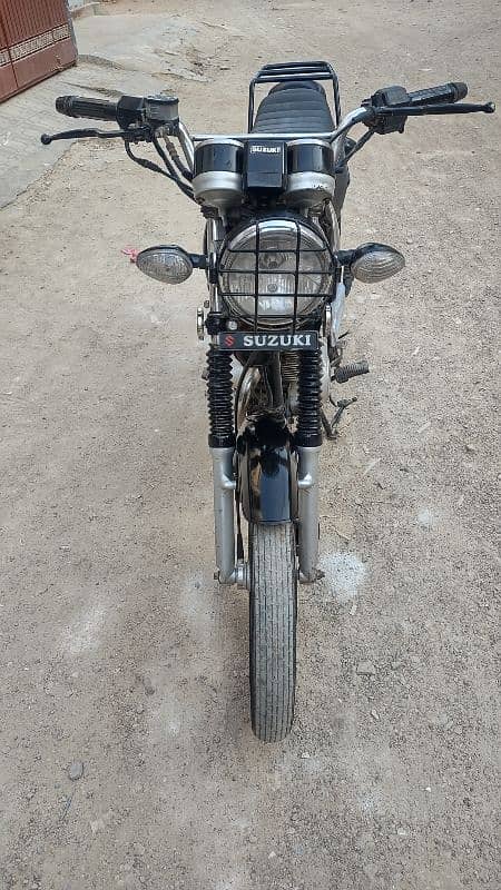 Suzuki GS SE 150 Model 2021 October Karachi number 3