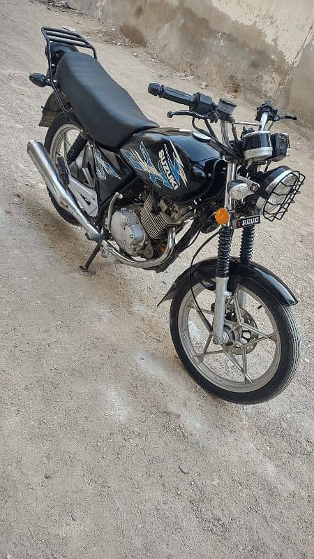 Suzuki GS SE 150 Model 2021 October Karachi number 7