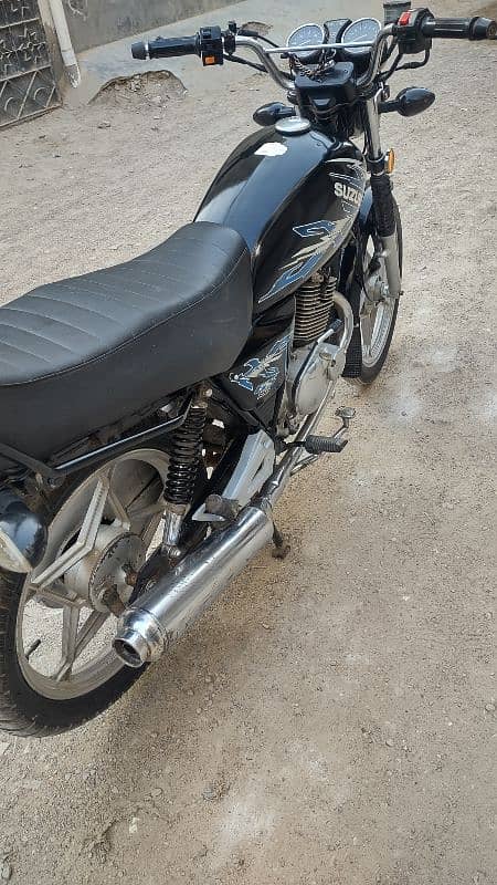 Suzuki GS SE 150 Model 2021 October Karachi number 8