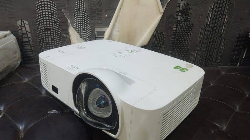 multimedia projectors available in affordable price 3