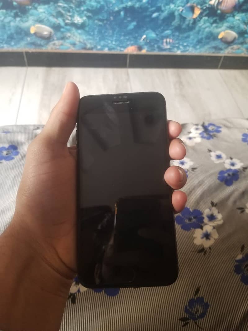 I phone 7+ 32GB pta aproove 6