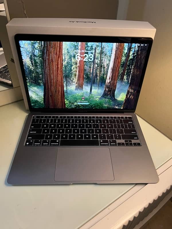 MACBOOK AIR M1 2