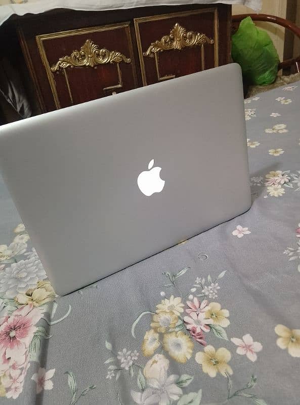 MacBook pro 0