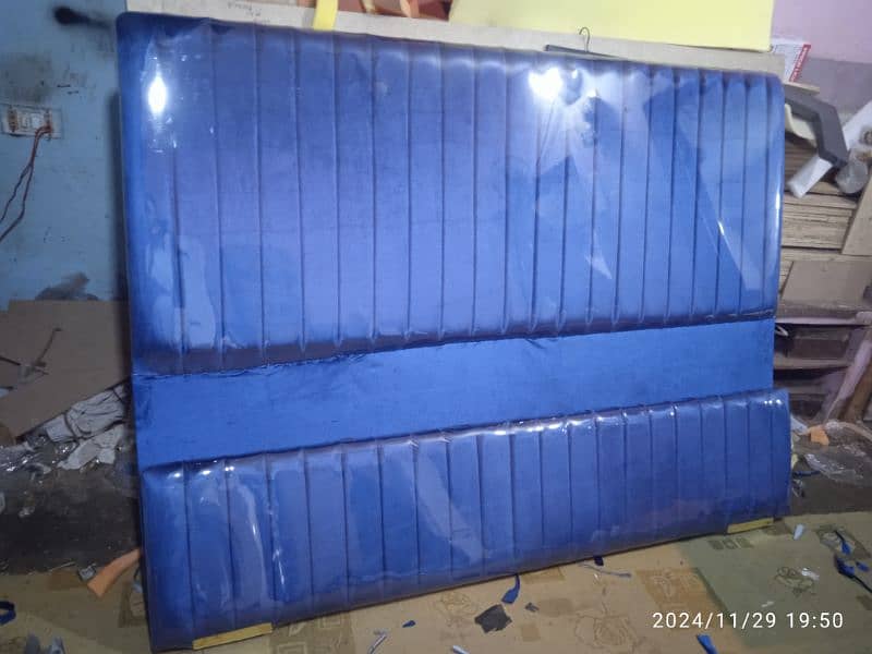 Complete Cusion King Size Bed Without Mettress. 0