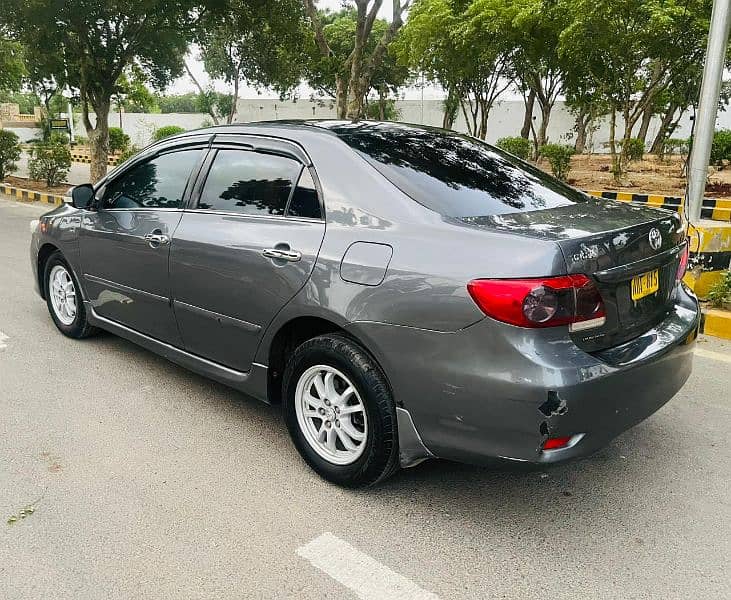 Toyota Corolla Altis 2011 5