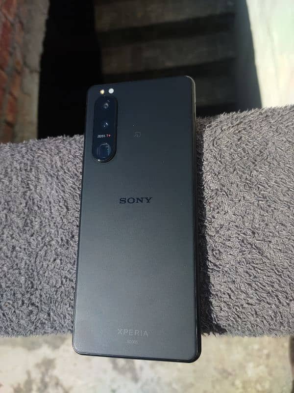 Sony Xperia 5 III  all read 9