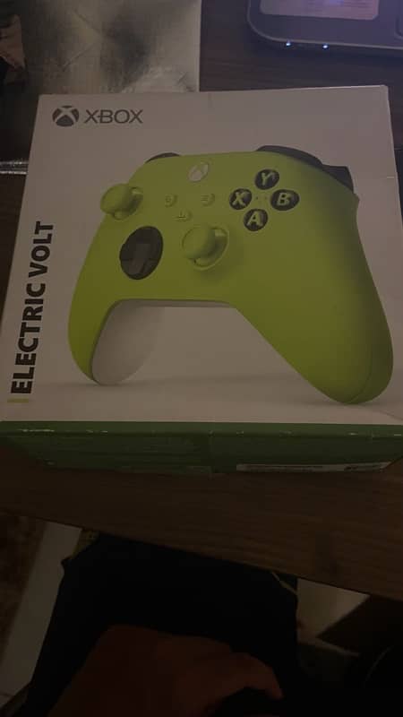 XBOX Electric Volt Controller for Series X/S  (WITH BOX) 0