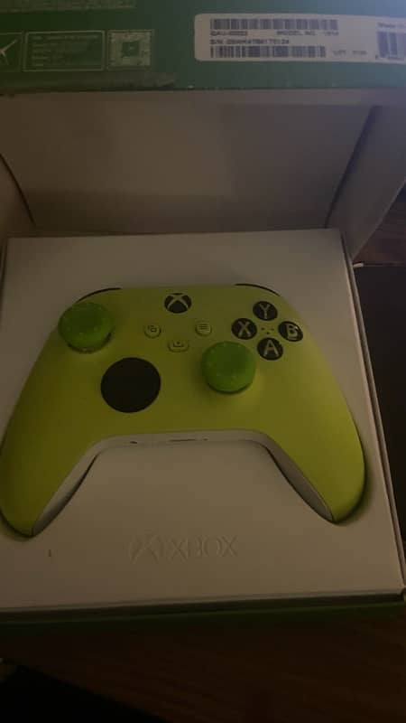 XBOX Electric Volt Controller for Series X/S  (WITH BOX) 3