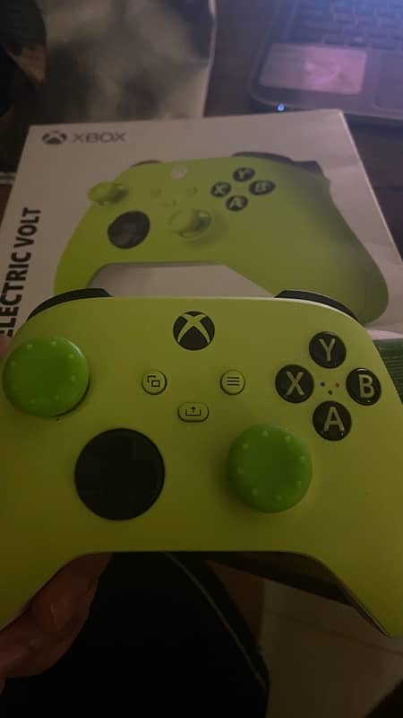 XBOX Electric Volt Controller for Series X/S  (WITH BOX) 5