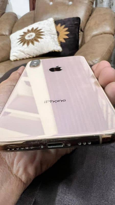 iphone Xs non pta factory unlocked 64 10/10  Condition 1