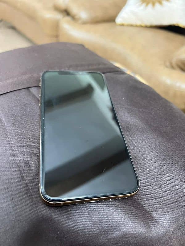 iphone Xs non pta factory unlocked 64 10/10  Condition 4